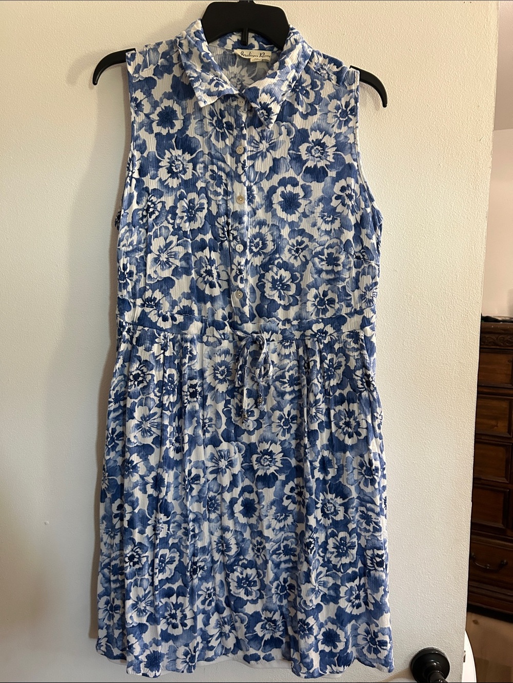 Madison Park Blue and White Floral Sleeveless Shirt Dress